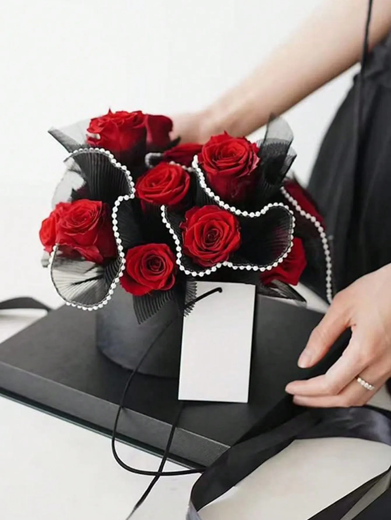 กระดาษตาข่ายห่อดอกไม้ขอบมุกเที - Ae Florist Supply บทวิจารณ์และราคา