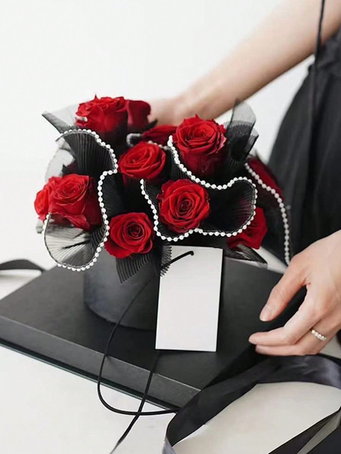 กระดาษตาข่ายห่อดอกไม้ขอบมุกเที - Ae Florist Supply บทวิจารณ์และราคา